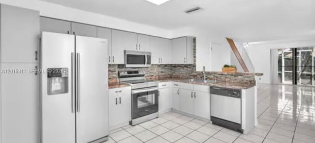 800 Sorrento Drive, Weston, FL 33326