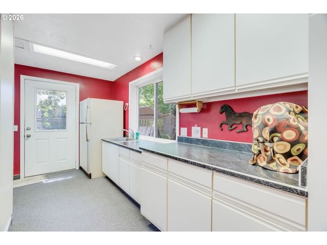 19500 Sw ALDERWOOD Ct, Beaverton, OR 97003