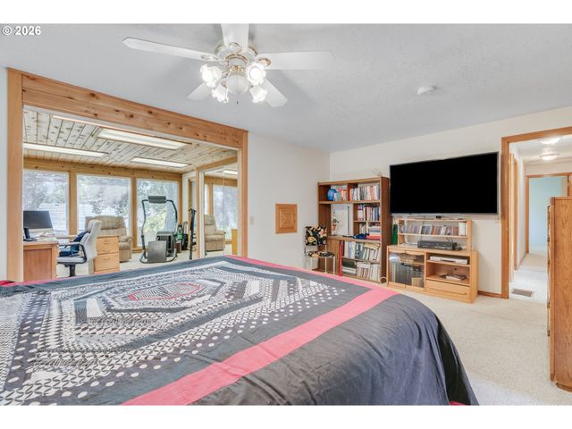 19500 Sw ALDERWOOD Ct, Beaverton, OR 97003
