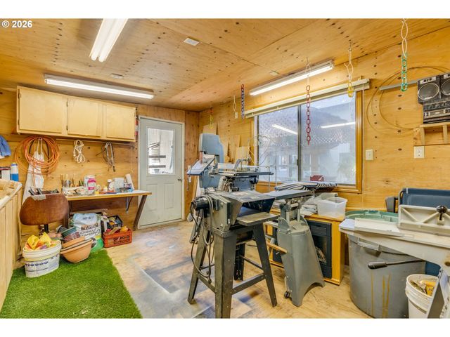 19500 Sw ALDERWOOD Ct, Beaverton, OR 97003