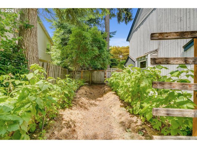 19500 Sw ALDERWOOD Ct, Beaverton, OR 97003