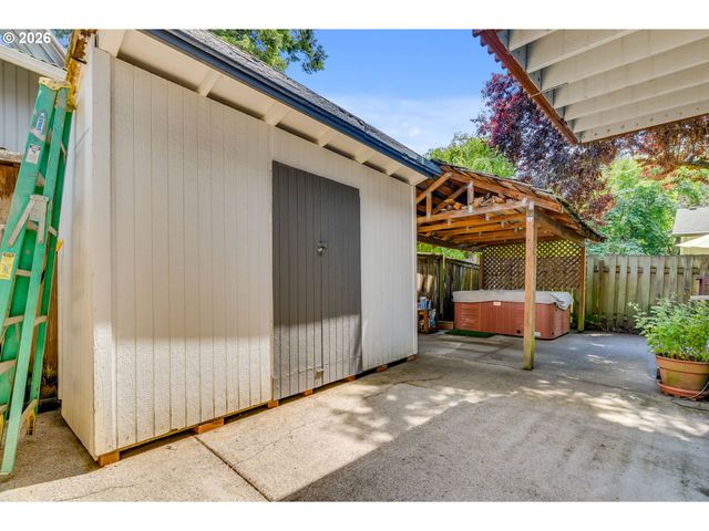 19500 Sw ALDERWOOD Ct, Beaverton, OR 97003