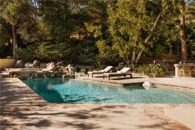 4134 Towhee Drive, Calabasas, CA 91302