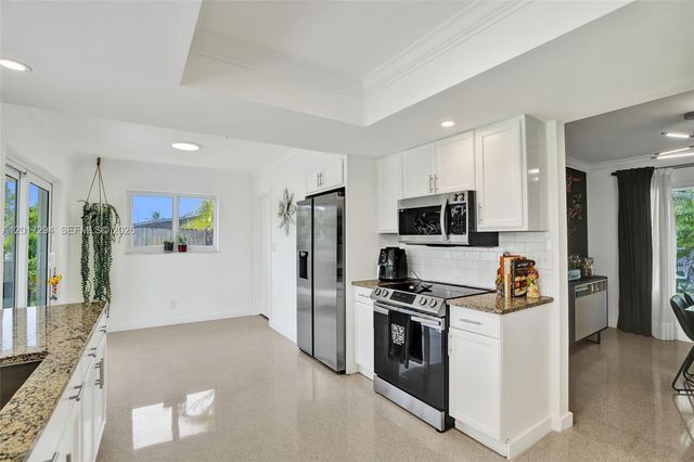 1821 NW 33rd Ct, Oakland Park, FL 33309