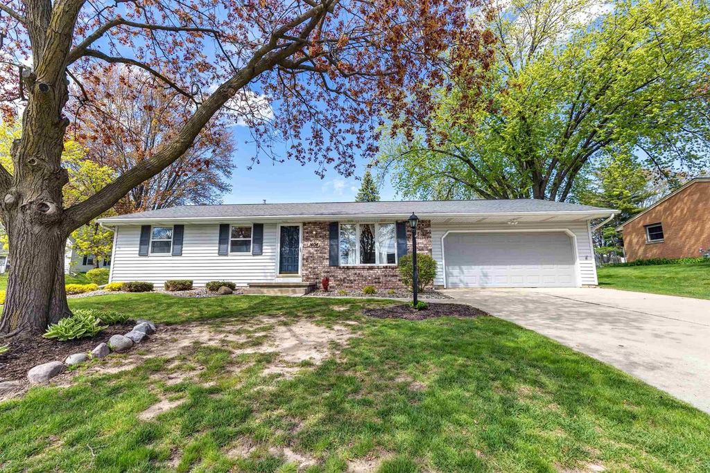1404 CORMIER ROAD, Green Bay, WI 54313