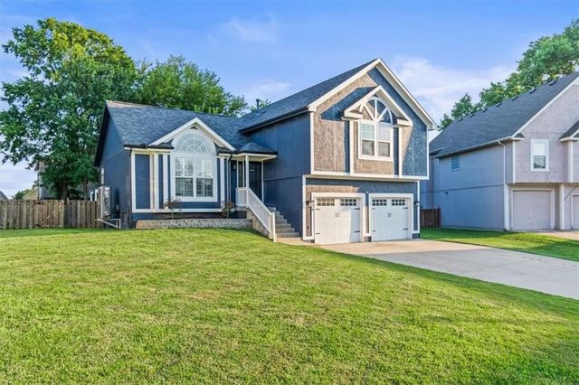 936 SE 14th Terrace, Lee's Summit, MO 64081