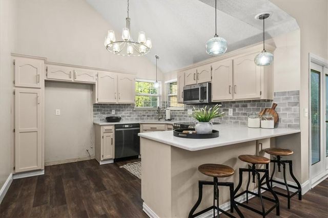 936 SE 14th Terrace, Lee's Summit, MO 64081