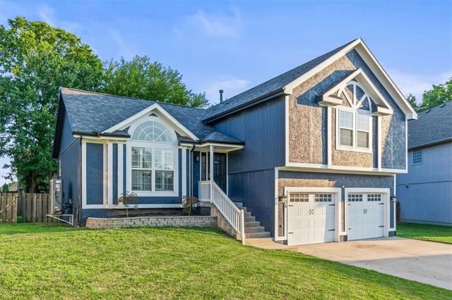 936 SE 14th Terrace, Lee's Summit, MO 64081