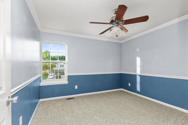 936 SE 14th Terrace, Lee's Summit, MO 64081