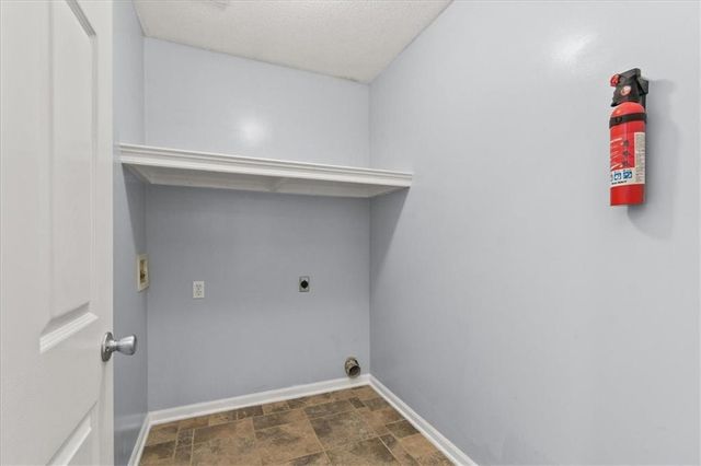 936 SE 14th Terrace, Lee's Summit, MO 64081