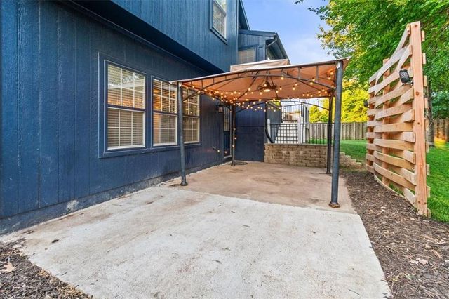 936 SE 14th Terrace, Lee's Summit, MO 64081