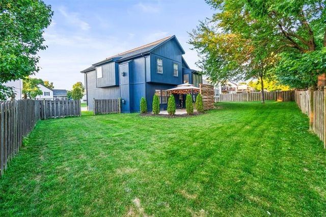 936 SE 14th Terrace, Lee's Summit, MO 64081