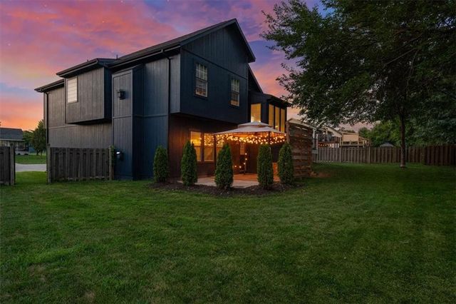 936 SE 14th Terrace, Lee's Summit, MO 64081
