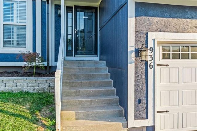 936 SE 14th Terrace, Lee's Summit, MO 64081