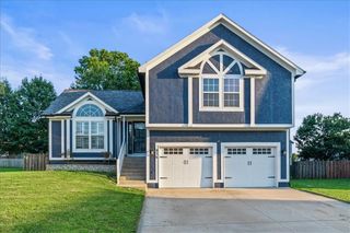 936 SE 14th Terrace, Lee's Summit, MO 64081