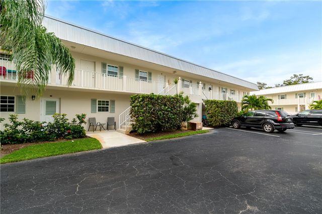 900 Jasmine Lane 203A, Vero Beach, FL 32963