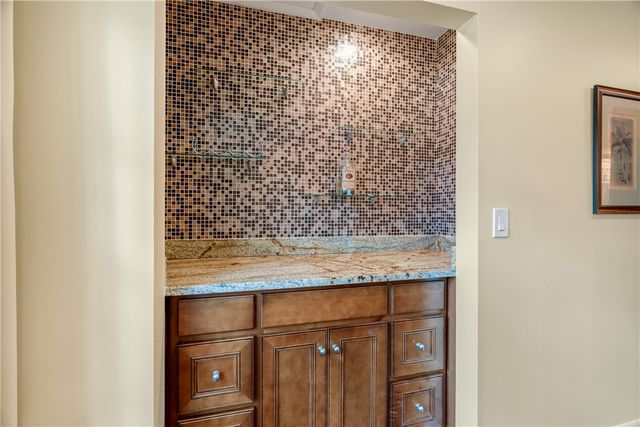 900 Jasmine Lane 203A, Vero Beach, FL 32963