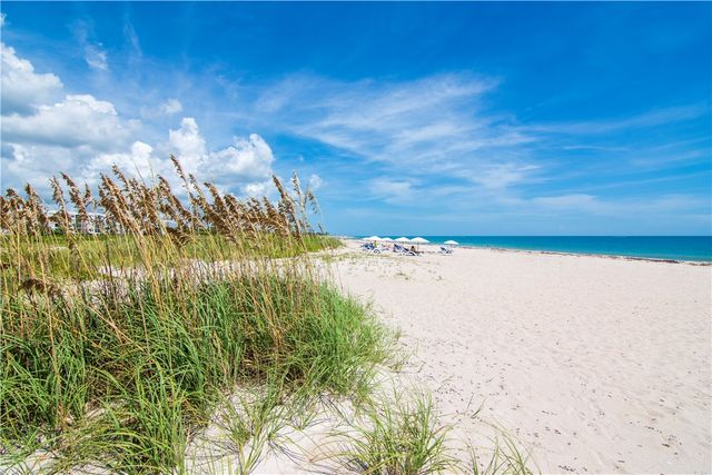 900 Jasmine Lane 203A, Vero Beach, FL 32963