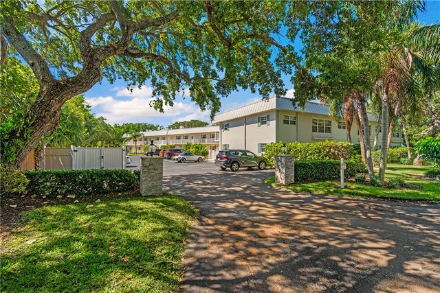 900 Jasmine Lane 203A, Vero Beach, FL 32963