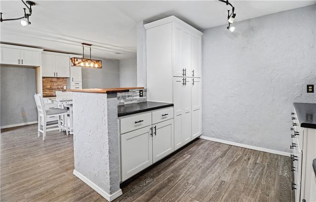 510 2nd Avenue, Gravette, AR 72736