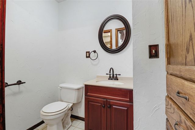 510 2nd Avenue, Gravette, AR 72736