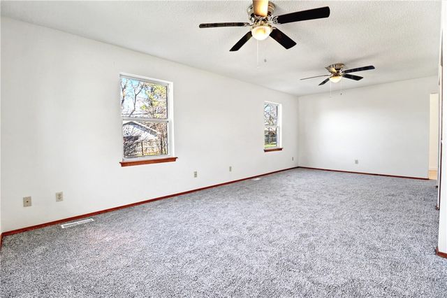 510 2nd Avenue, Gravette, AR 72736