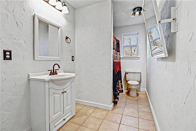 510 2nd Avenue, Gravette, AR 72736