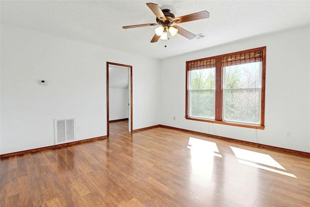 510 2nd Avenue, Gravette, AR 72736