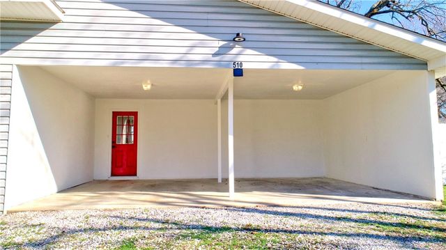 510 2nd Avenue, Gravette, AR 72736