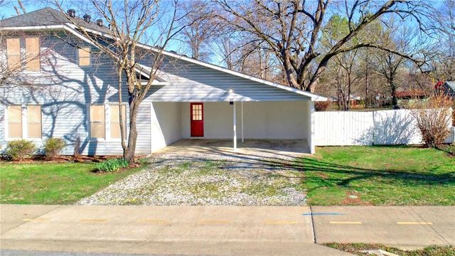 510 2nd Avenue, Gravette, AR 72736