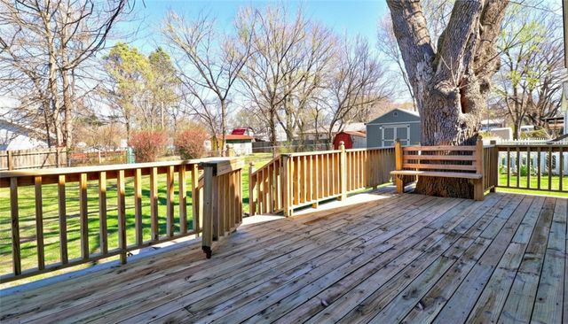 510 2nd Avenue, Gravette, AR 72736