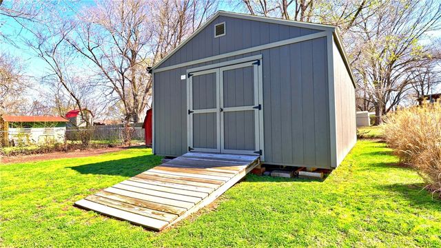 510 2nd Avenue, Gravette, AR 72736