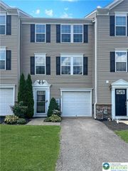 20 Gold Rose Lane, Palmer Twp, PA 18045