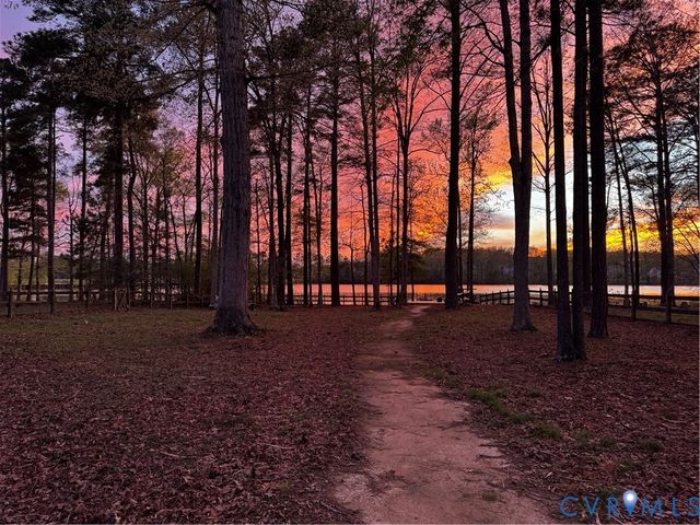 14843 Shorewood Ct, Midlothian, VA 23112
