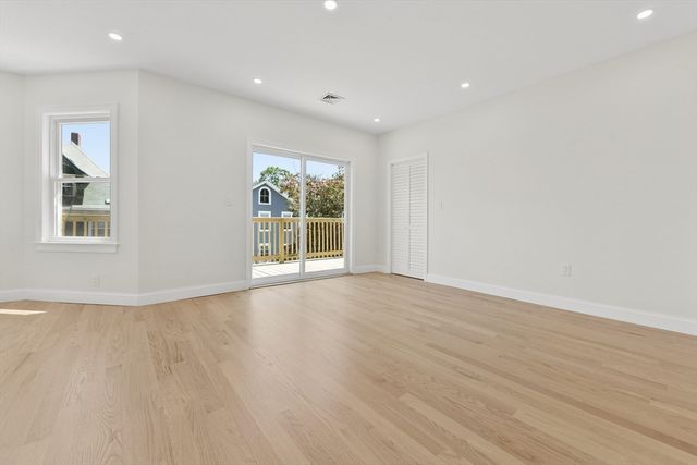 5 Cambridge Ter 2, Boston, MA 02134