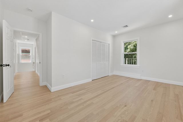 5 Cambridge Ter 2, Boston, MA 02134