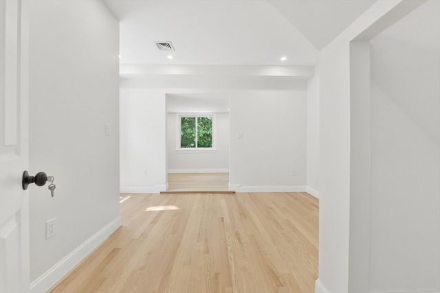 5 Cambridge Ter 2, Boston, MA 02134