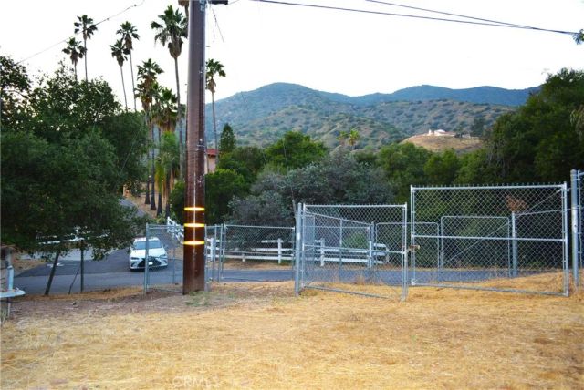 946 N Glendora Ave, Glendora, CA 91741