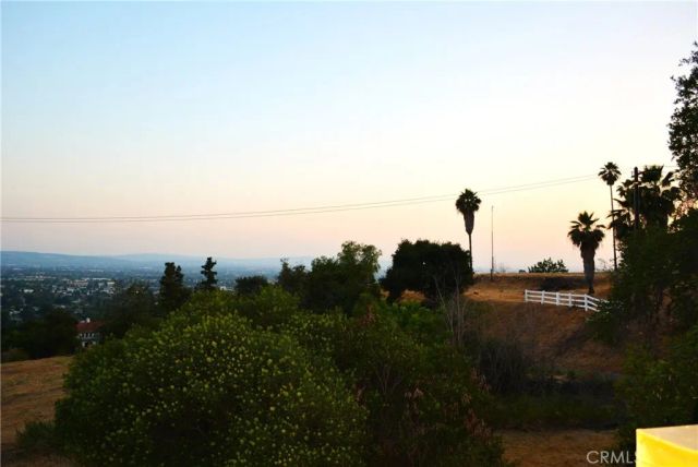 946 N Glendora Ave, Glendora, CA 91741