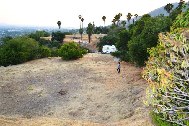 946 N Glendora Ave, Glendora, CA 91741