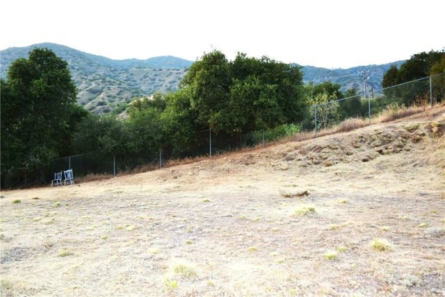 946 N Glendora Ave, Glendora, CA 91741