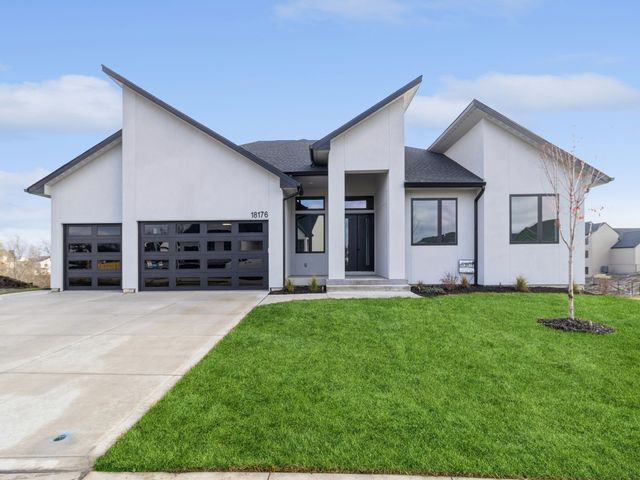 18176 Alderleaf Drive, Clive, IA 50325
