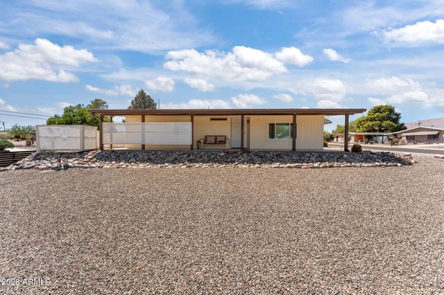 2045 W SMOKETREE Drive, Wickenburg, AZ 85390