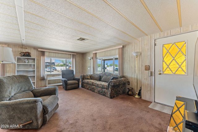 2045 W SMOKETREE Drive, Wickenburg, AZ 85390