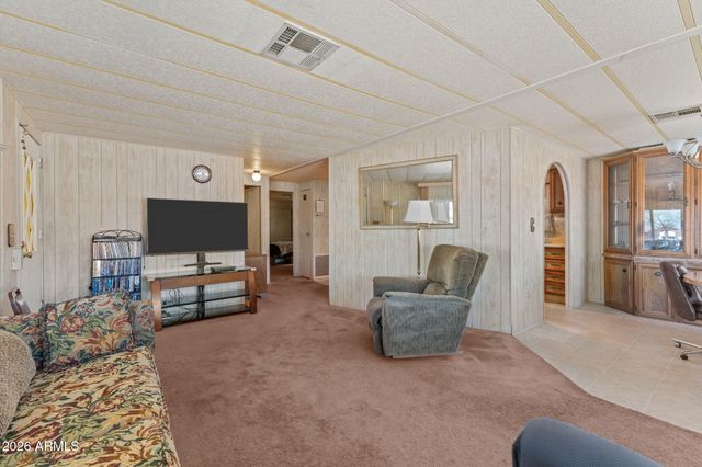 2045 W SMOKETREE Drive, Wickenburg, AZ 85390