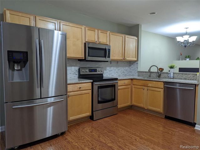 3248 Newbury Pl 11, Troy, MI 48084