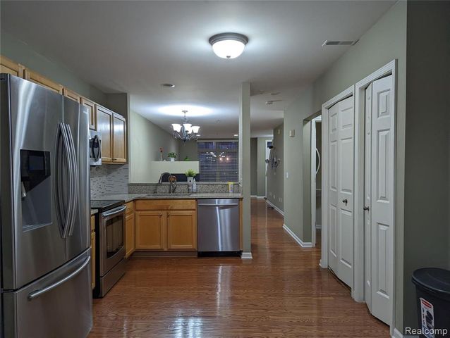 3248 Newbury Pl 11, Troy, MI 48084