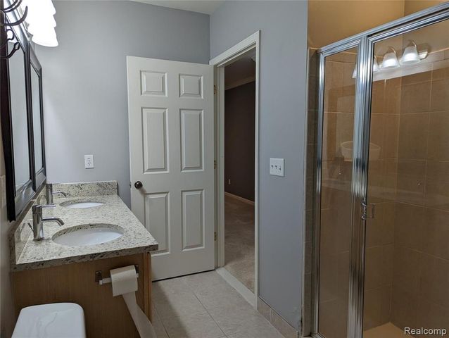 3248 Newbury Pl 11, Troy, MI 48084