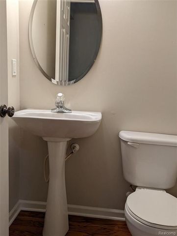 3248 Newbury Pl 11, Troy, MI 48084