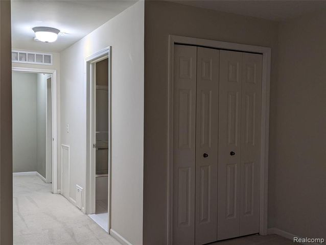 3248 Newbury Pl 11, Troy, MI 48084